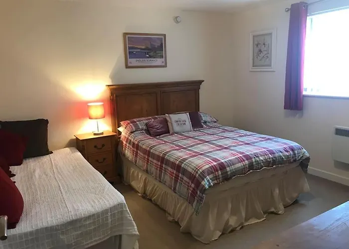 Great Offer 2 Bed Tenby Flat Free Parking